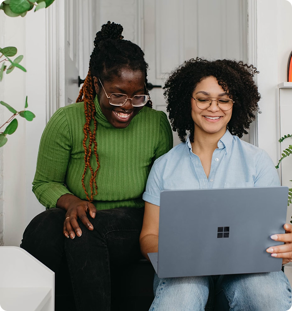 People using nap pod